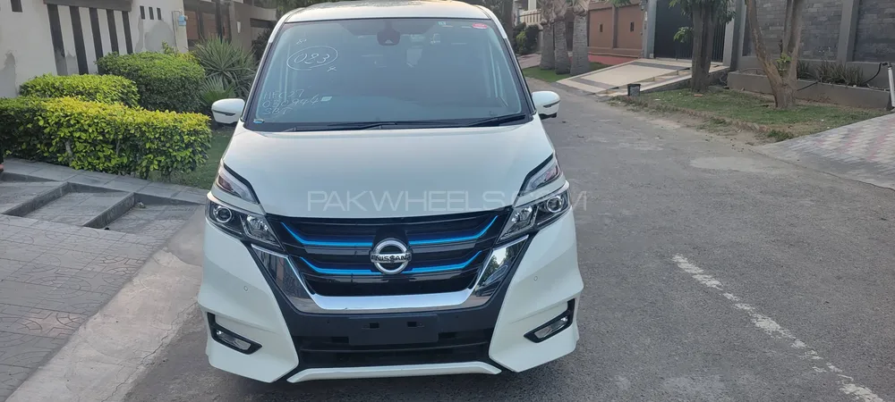 Nissan Serena 2019 for Sale in Faisalabad Image-1