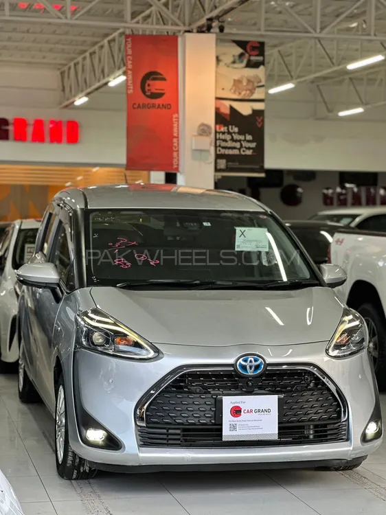 Toyota Sienta 2019 for Sale in Peshawar Image-1