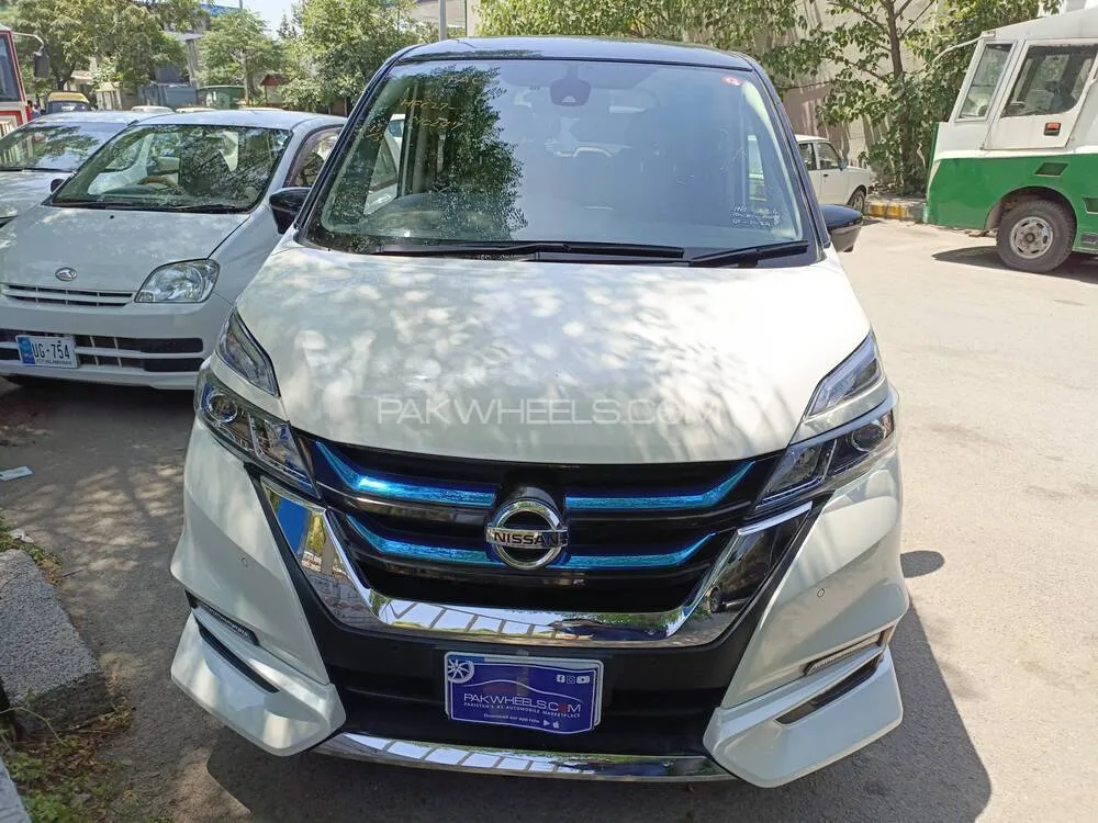 Nissan Serena 2018 for Sale in Islamabad Image-1