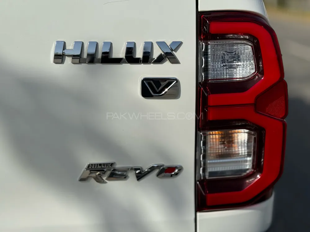 Toyota Hilux 2019 for Sale in Jhang Image-1