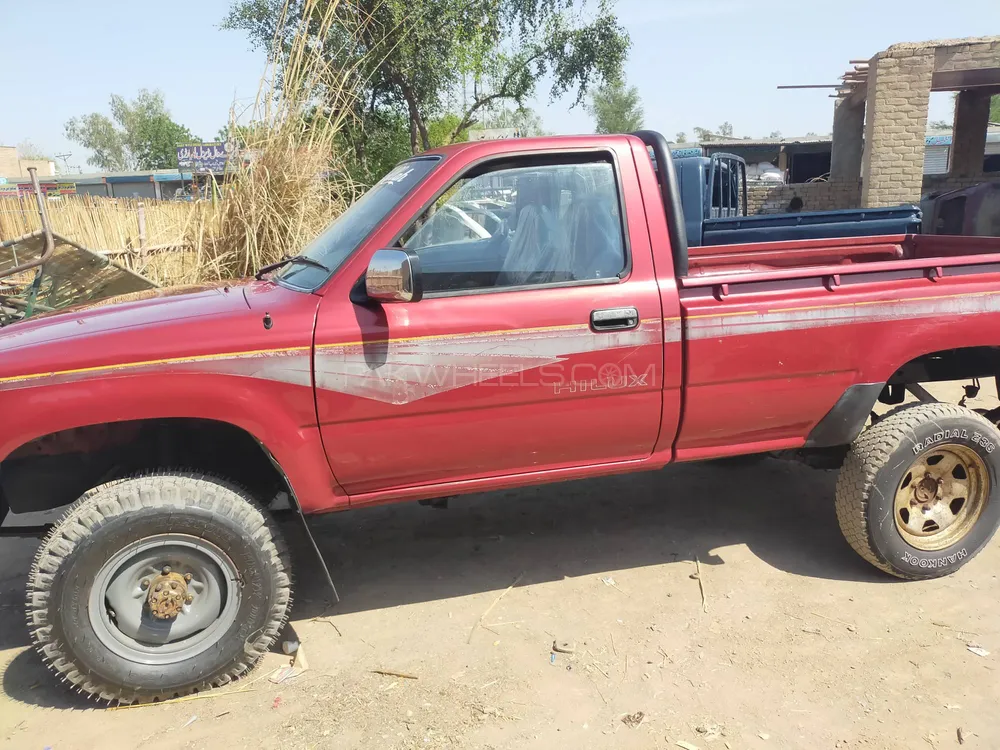 Toyota Hilux 1995 for sale in Taunsa sharif