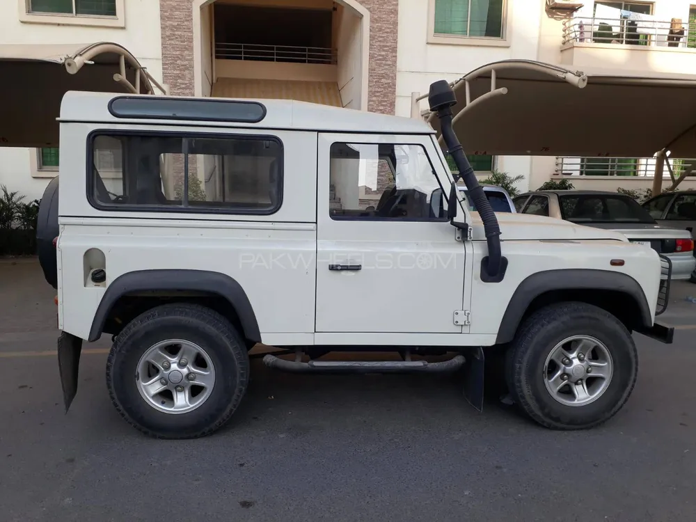 Land Rover Defender 2013 for sale in Lahore