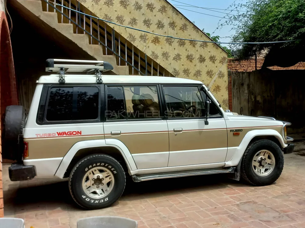 Mitsubishi Pajero 1991 for Sale in Peshawar Image-1