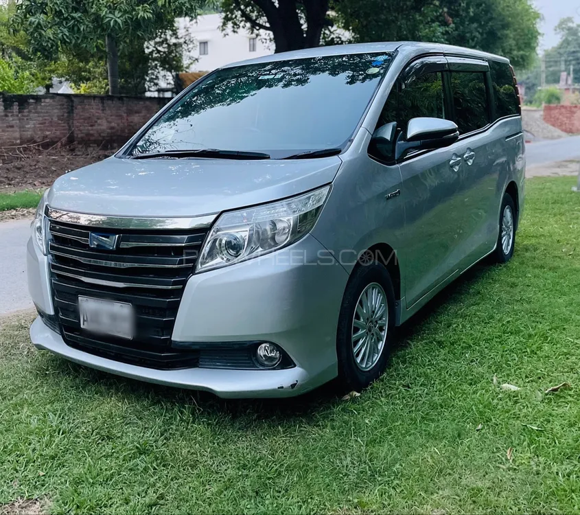 Toyota Noah 2014 for Sale in Lahore Image-1