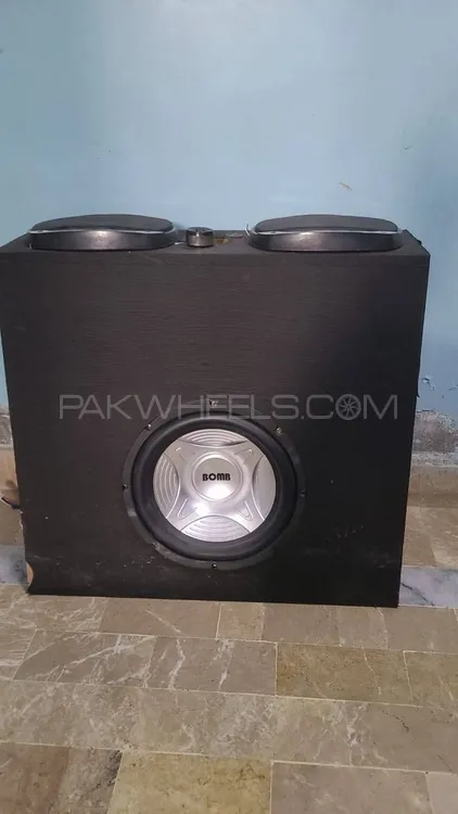 1 Woofer 2 Pioneer Speakers with Amplifier Image-1