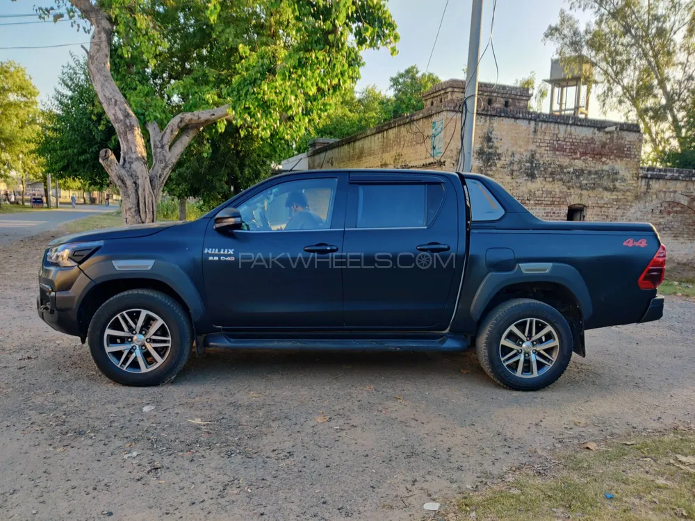 Toyota Hilux 2021 for Sale in Hafizabad Image-1