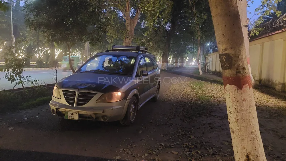 SsangYong Stavic 2006 for Sale in Lahore Image-1