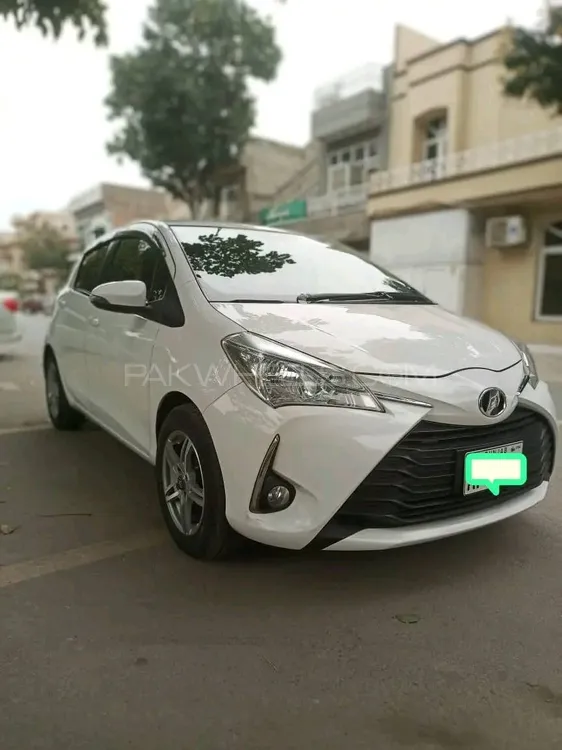 Toyota Vitz 2018 for Sale in Khanewal Image-1