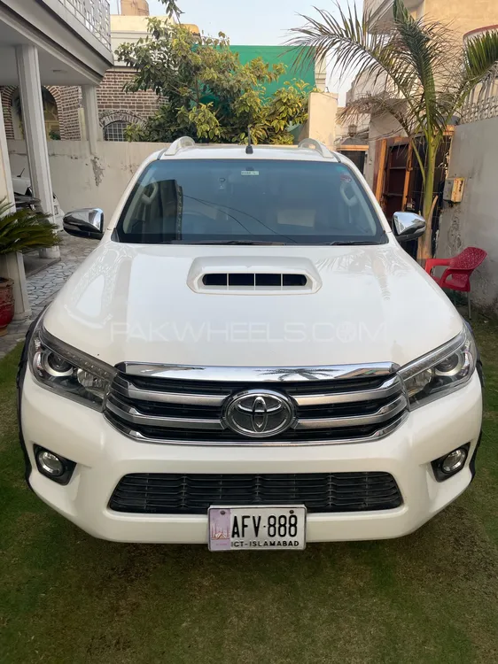 Toyota Hilux 2017 for Sale in Mandi bahauddin Image-1