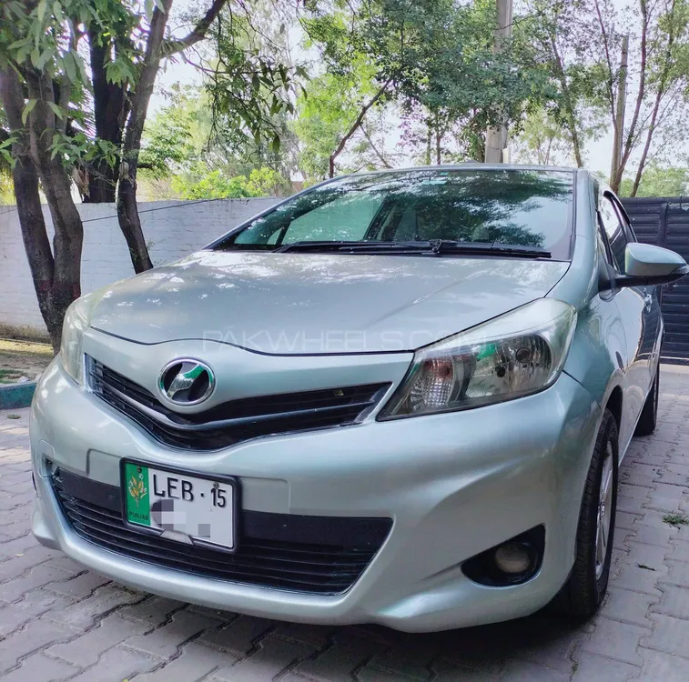 Toyota Vitz 2011 for Sale in Sialkot Image-1