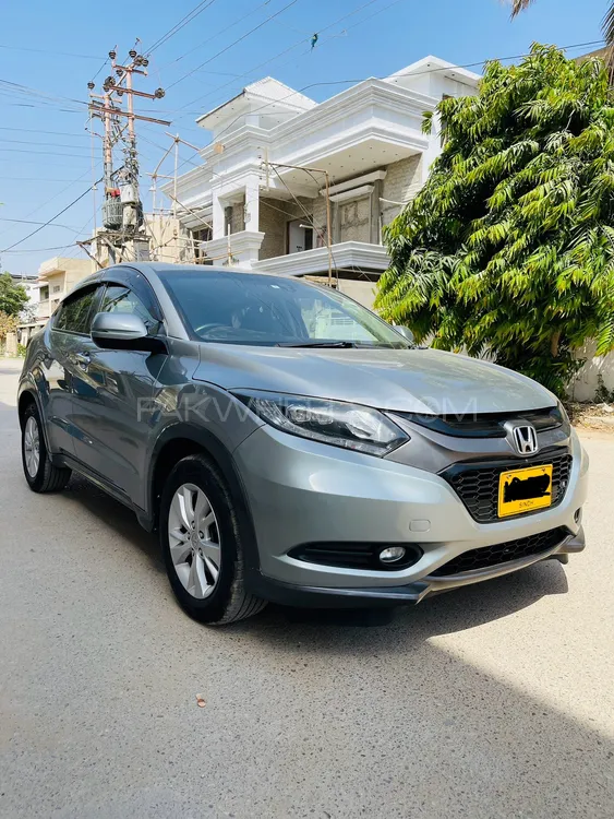 Honda Vezel 2015 for Sale in Karachi Image-1