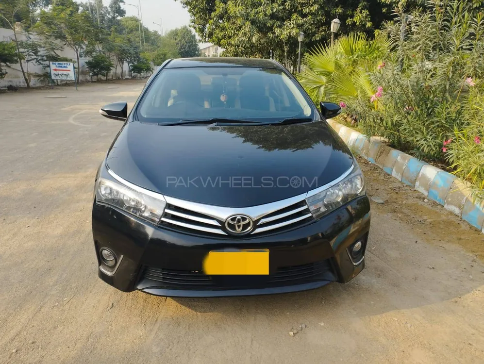 Toyota Corolla 2017 for Sale in Karachi Image-1