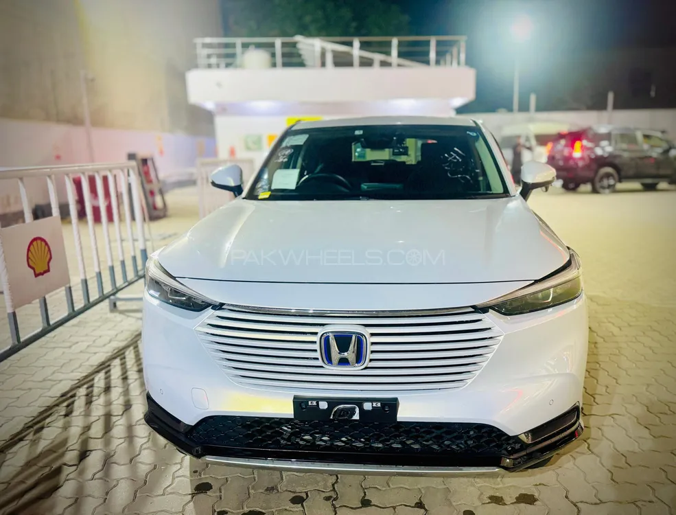 Honda Vezel 2021 for Sale in Multan Image-1