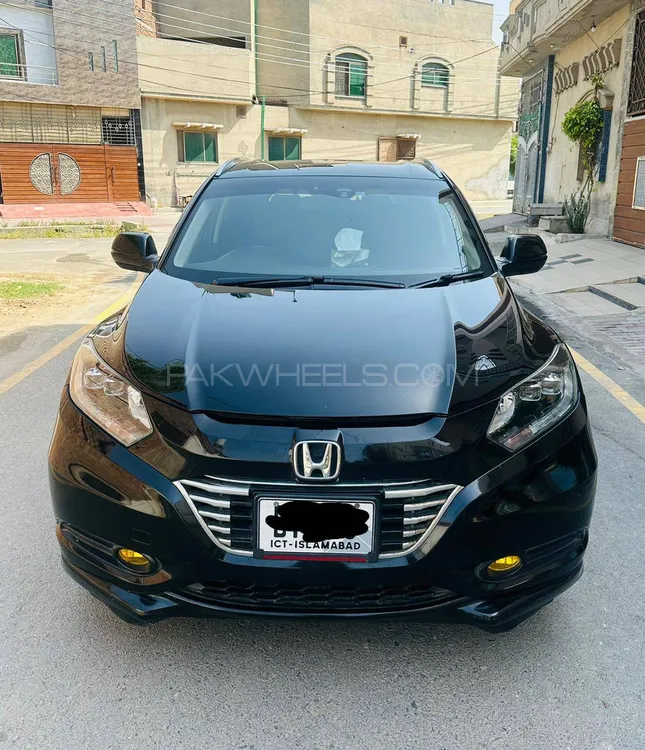 Honda Vezel 2014 for Sale in Faisalabad Image-1