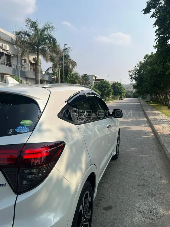 Honda Vezel 2018 for Sale in Rawalpindi Image-1