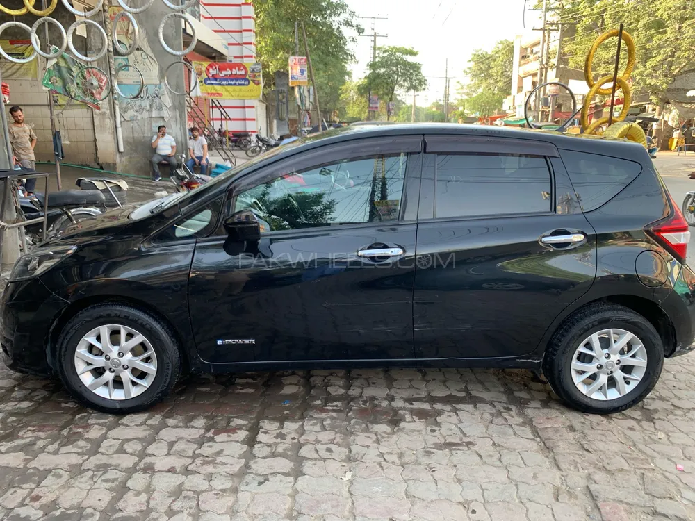 Nissan Note 2018 for Sale in Lahore Nissan Note 2018 for Sale in Lahore Image-3