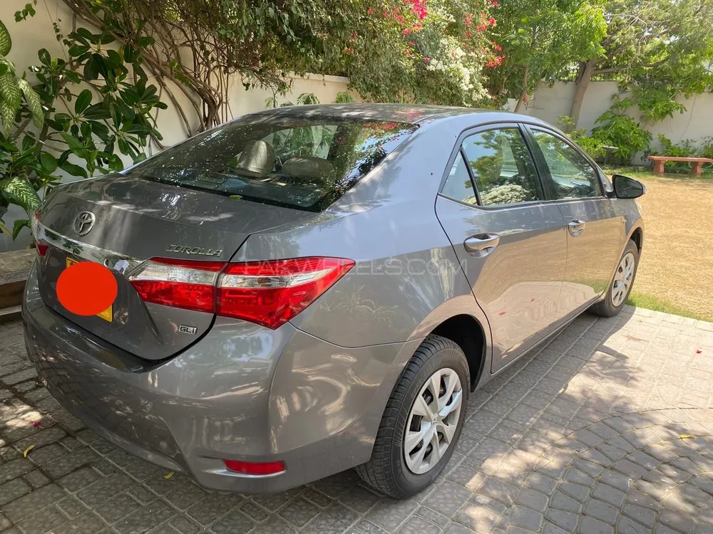 Toyota Corolla 2015 for Sale in Karachi Image-1