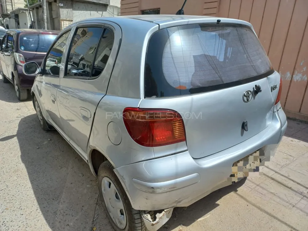 Toyota Vitz 2004 for Sale in Karachi Image-1