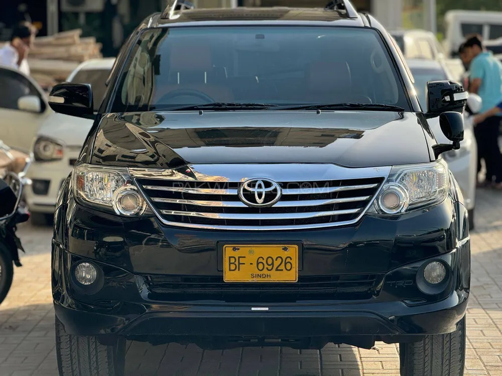 Toyota Fortuner 2015 for Sale in Karachi Image-1