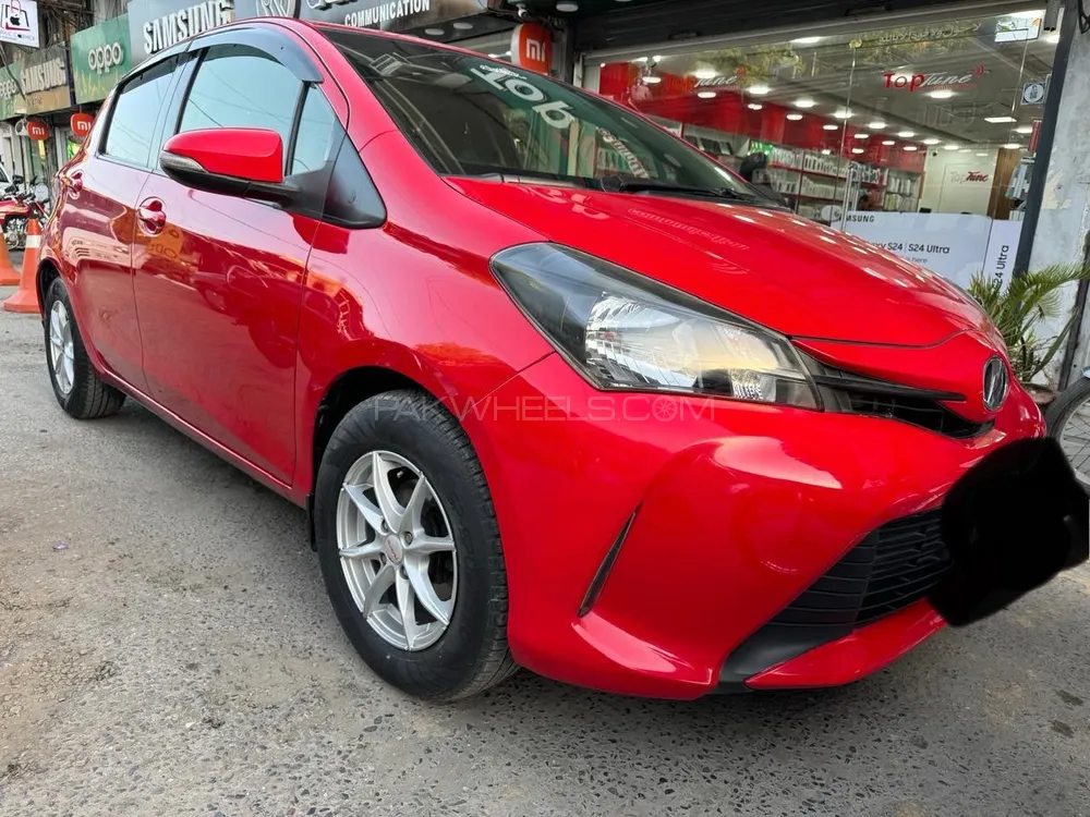 Toyota Vitz 2014 for sale in Peshawar