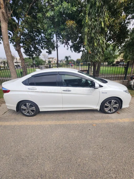 Honda Grace Hybrid 2016 for sale in Lahore