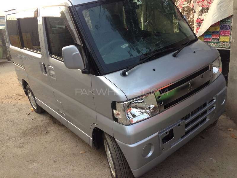 Mitsubishi Town Box 2010 for Sale in Lahore Image-1