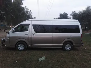 Toyota Hiace Mid-Roof 2.7 2016 for Sale