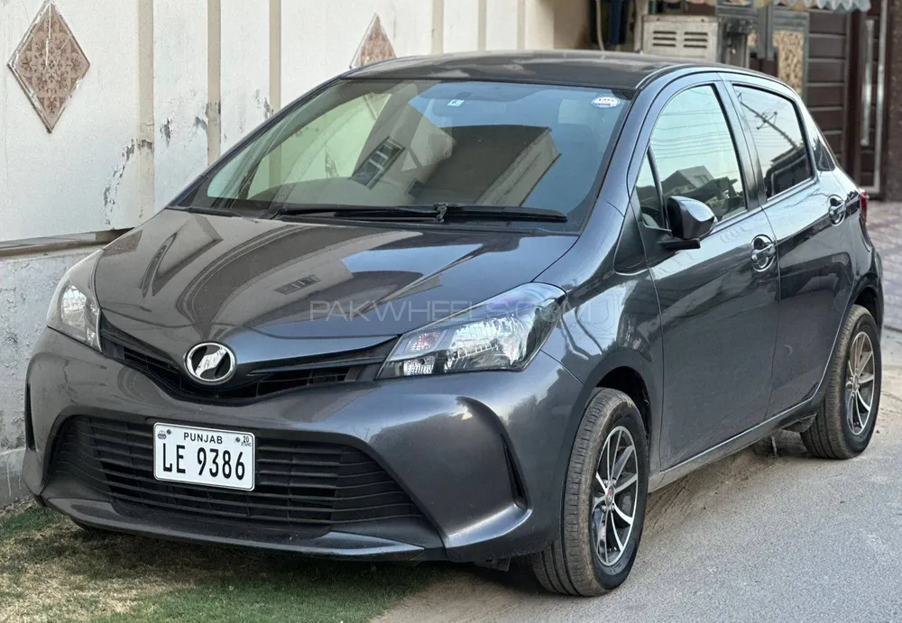 Toyota Vitz 2016 for sale in Lahore