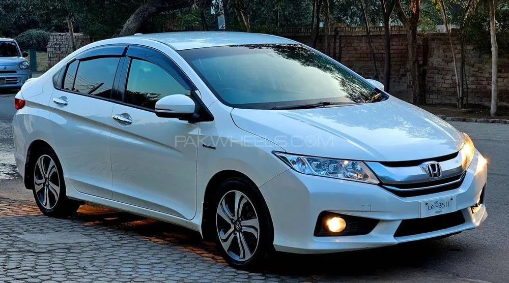 Honda Grace Hybrid 2016 for sale in Multan