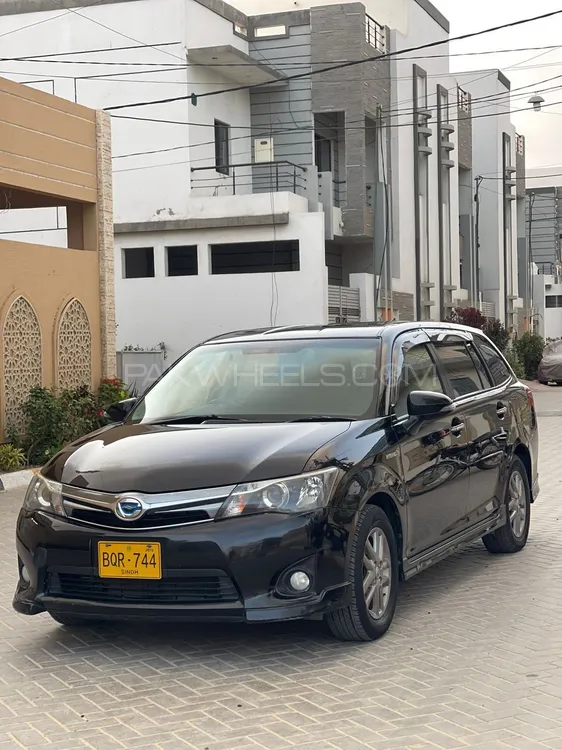 Toyota Corolla Axio 2013 for sale in Karachi