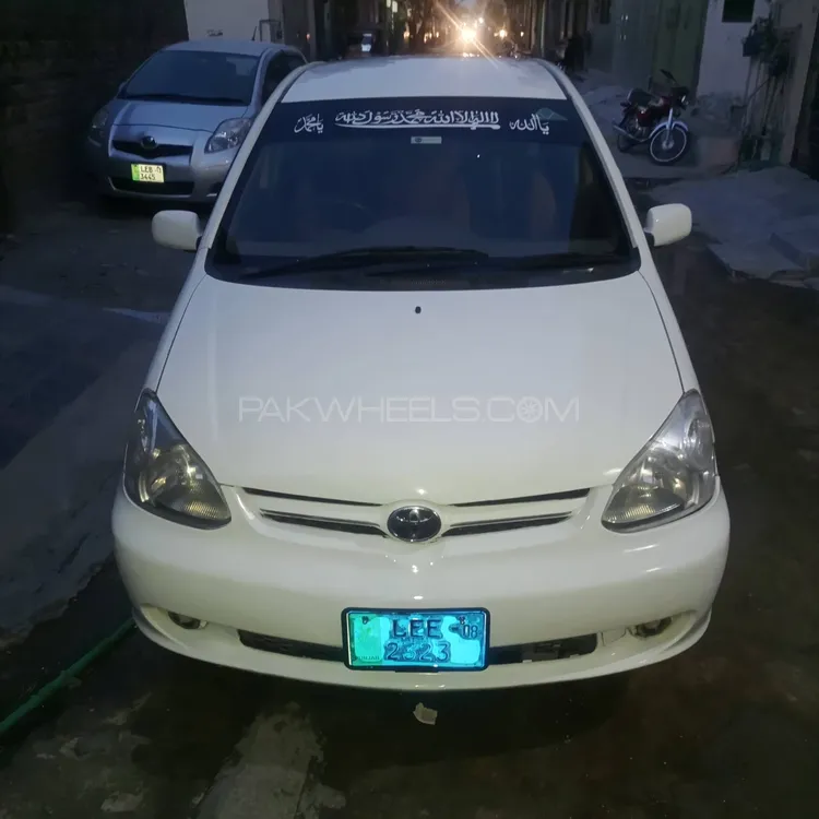 Toyota Platz 2008 for sale in Lahore