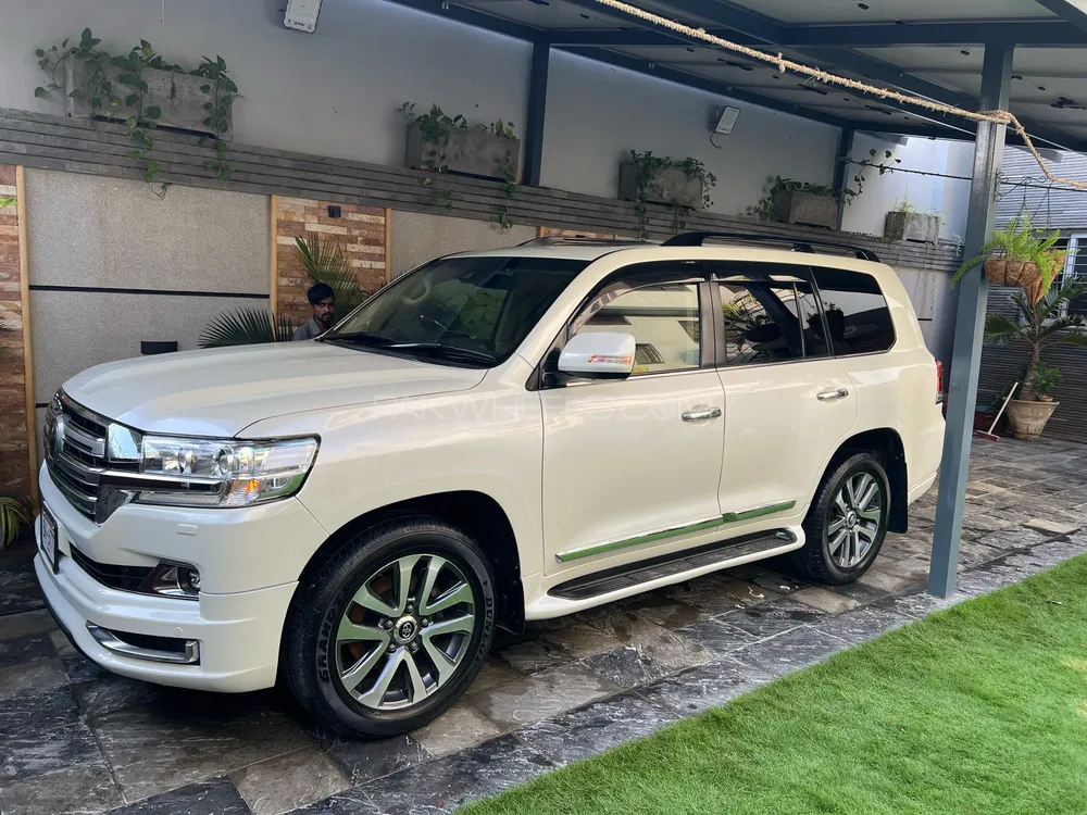 Toyota Land Cruiser 2015 for Sale in Karachi Toyota Land Cruiser 2015 for Sale in Karachi Image-1