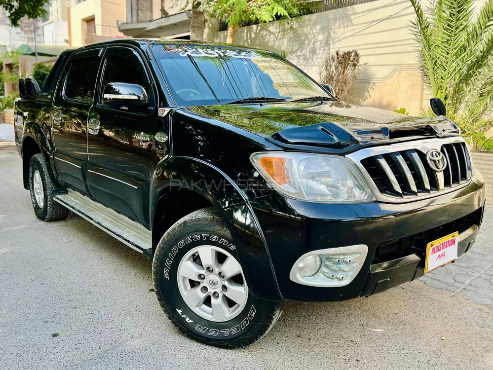 Toyota Hilux Vigo Champ G 2011 for sale in Karachi | PakWheels