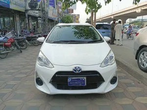 Toyota Aqua S 2015 for Sale