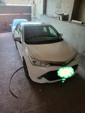 Toyota Corolla Axio Hybrid 1.5 2015 for Sale