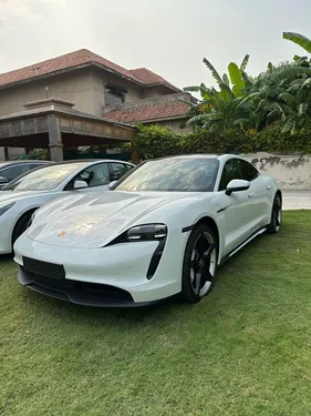 Porsche Taycan 2021