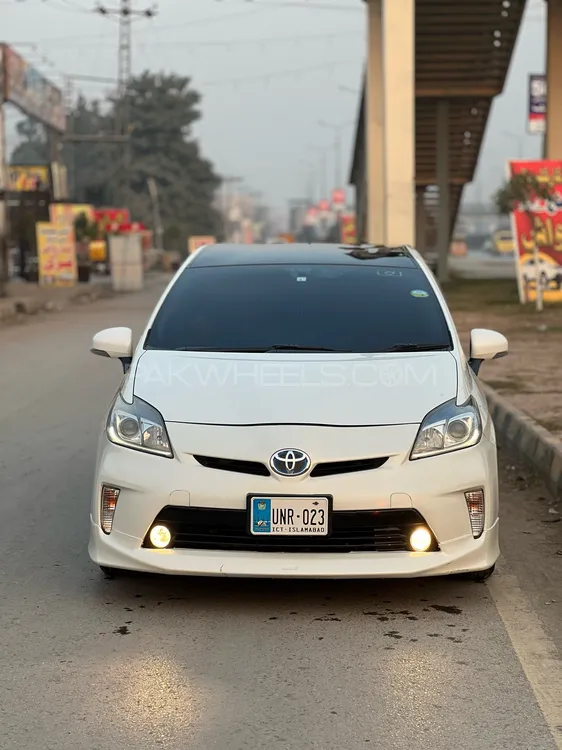 Toyota Prius 2015 for Sale in Peshawar Image-1