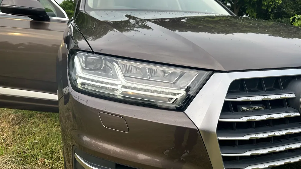 Audi Q7 2018 for Sale in Lahore Audi Q7 2018 for Sale in Lahore Image-17