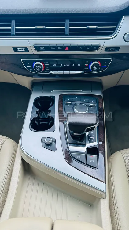 Audi Q7 2018 for Sale in Lahore Audi Q7 2018 for Sale in Lahore Image-12