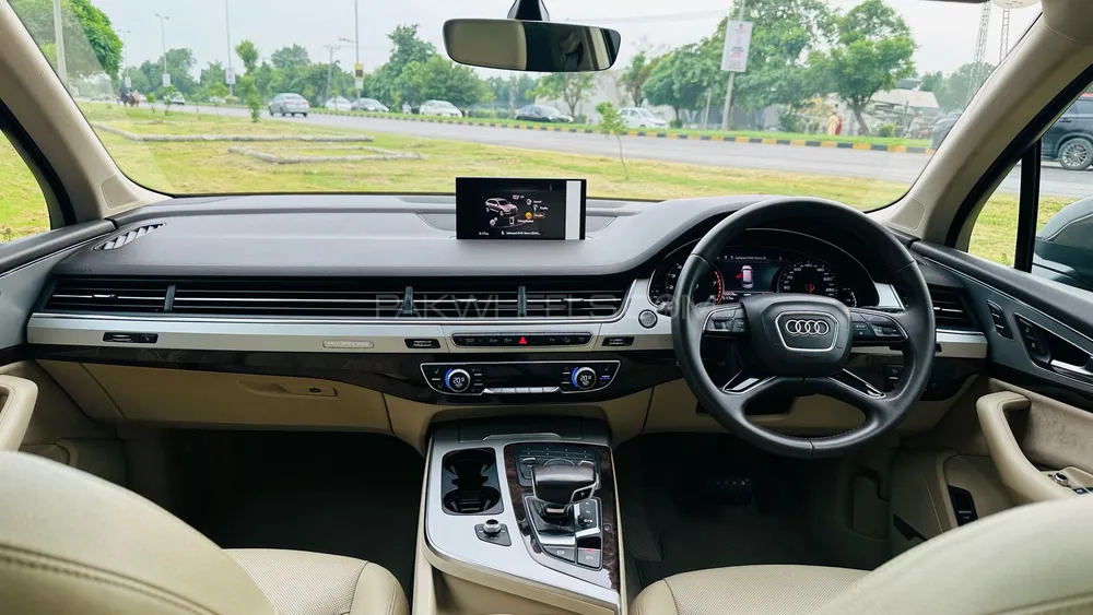 Audi Q7 2018 for Sale in Lahore Audi Q7 2018 for Sale in Lahore Image-18