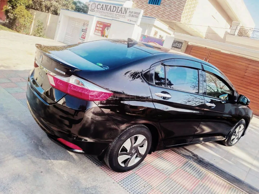 Honda Grace Hybrid 2015 for sale in Bahawalpur