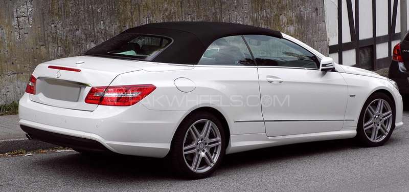 Mercedes Benz E Class Cabriolet 2011 for Sale in Lahore Image-1