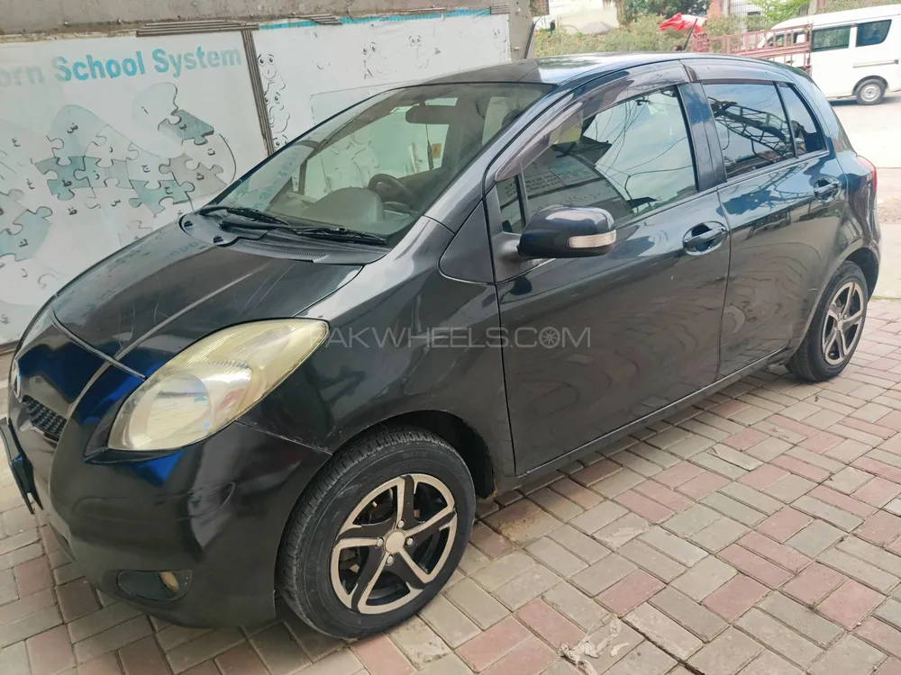 Toyota Vitz 2007 for Sale in Sialkot Image-1