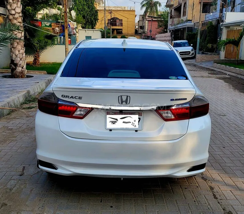 Honda Grace Hybrid 2015 for sale in Karachi