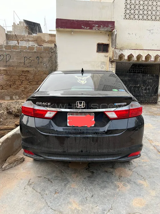 Honda Grace Hybrid 2015 for sale in Karachi