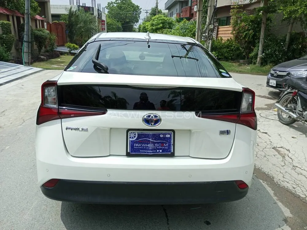 Toyota Prius 2020 for Sale in Lahore Toyota Prius 2020 for Sale in Lahore Image-6