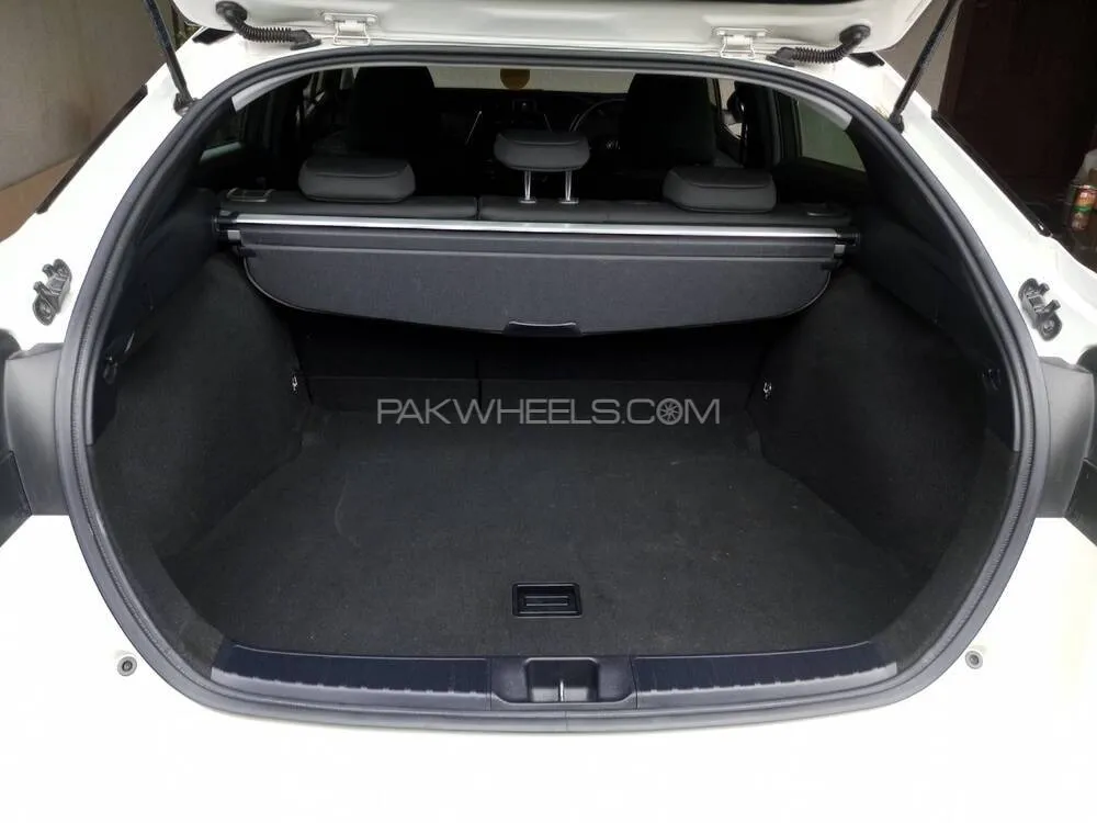 Toyota Prius 2020 for Sale in Lahore Toyota Prius 2020 for Sale in Lahore Image-7