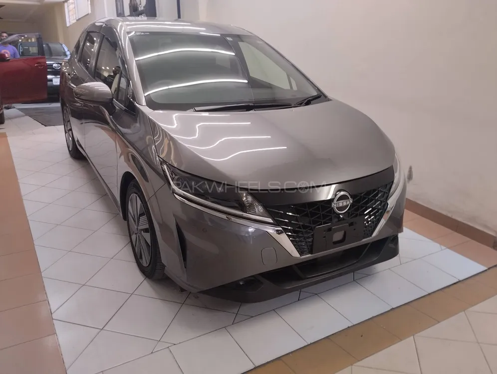 Nissan Note 2021 for Sale in Lahore Nissan Note 2021 for Sale in Lahore Image-2
