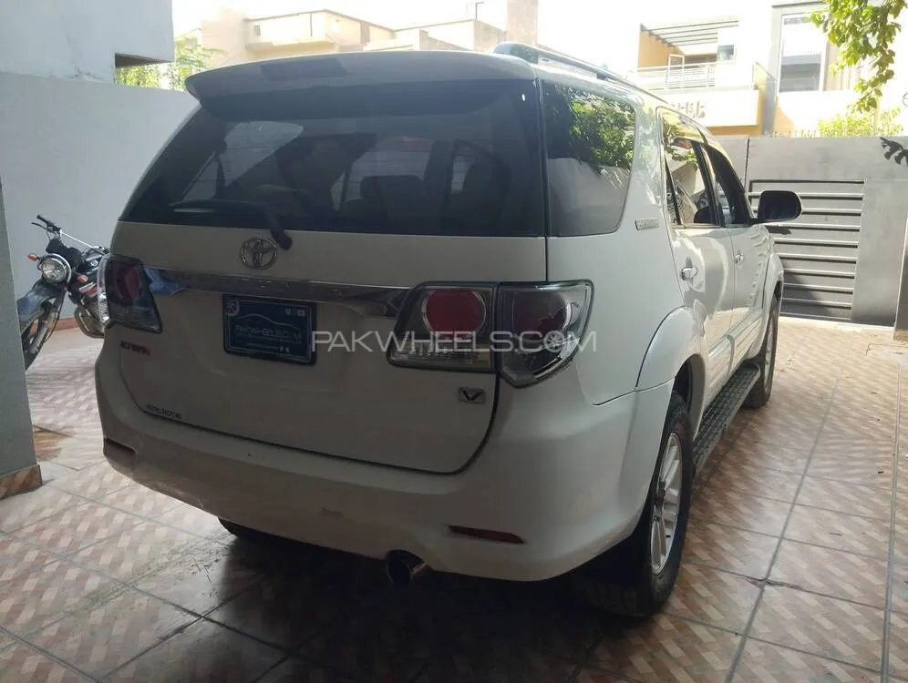 Toyota Fortuner 2015 for Sale in Lahore Toyota Fortuner 2015 for Sale in Lahore Image-4