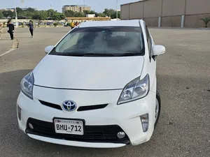 Toyota Prius S 1.8 2015 for Sale